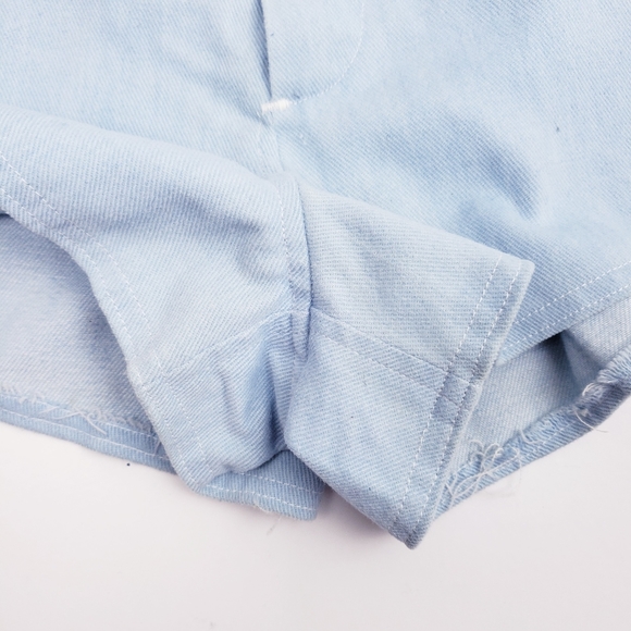 Vintage 1970s Highwaist Shorts Light Blue Cotton w/ Embroidered Ladybug Sz Small - Picture 8 of 9